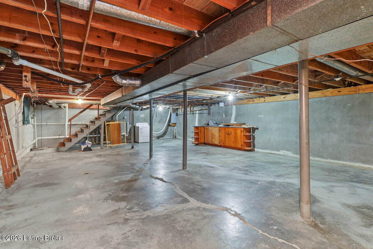 5739 Dorinda Dr