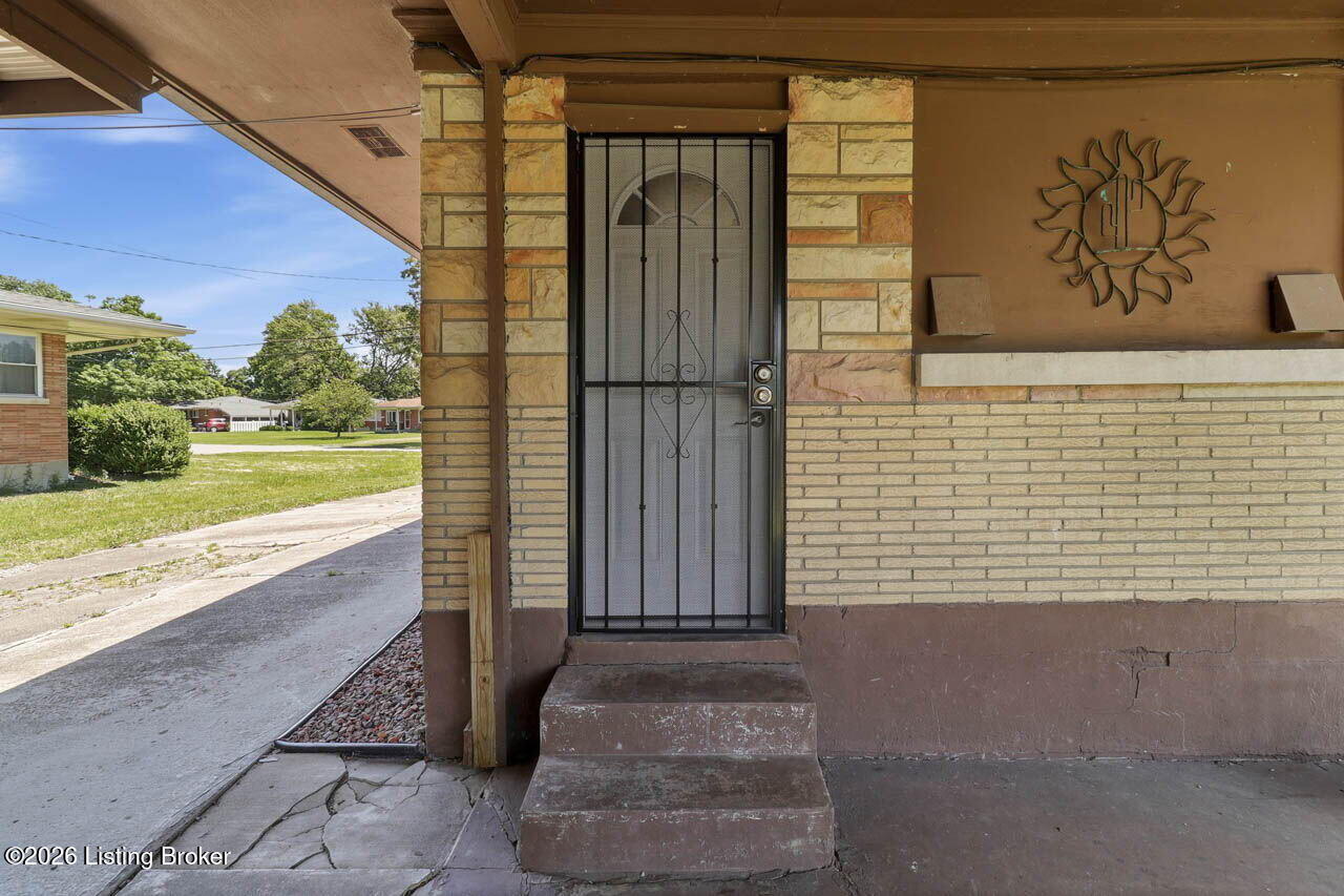5739 Dorinda Dr