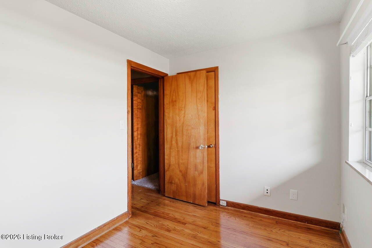 5739 Dorinda Dr