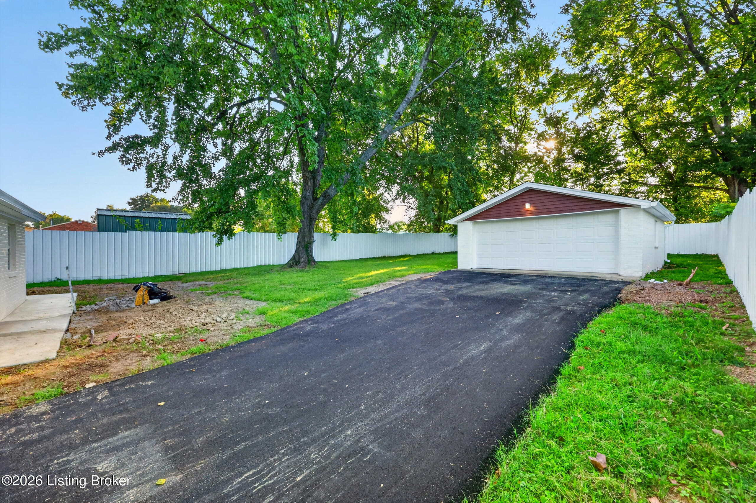 9817 Saturn Dr
