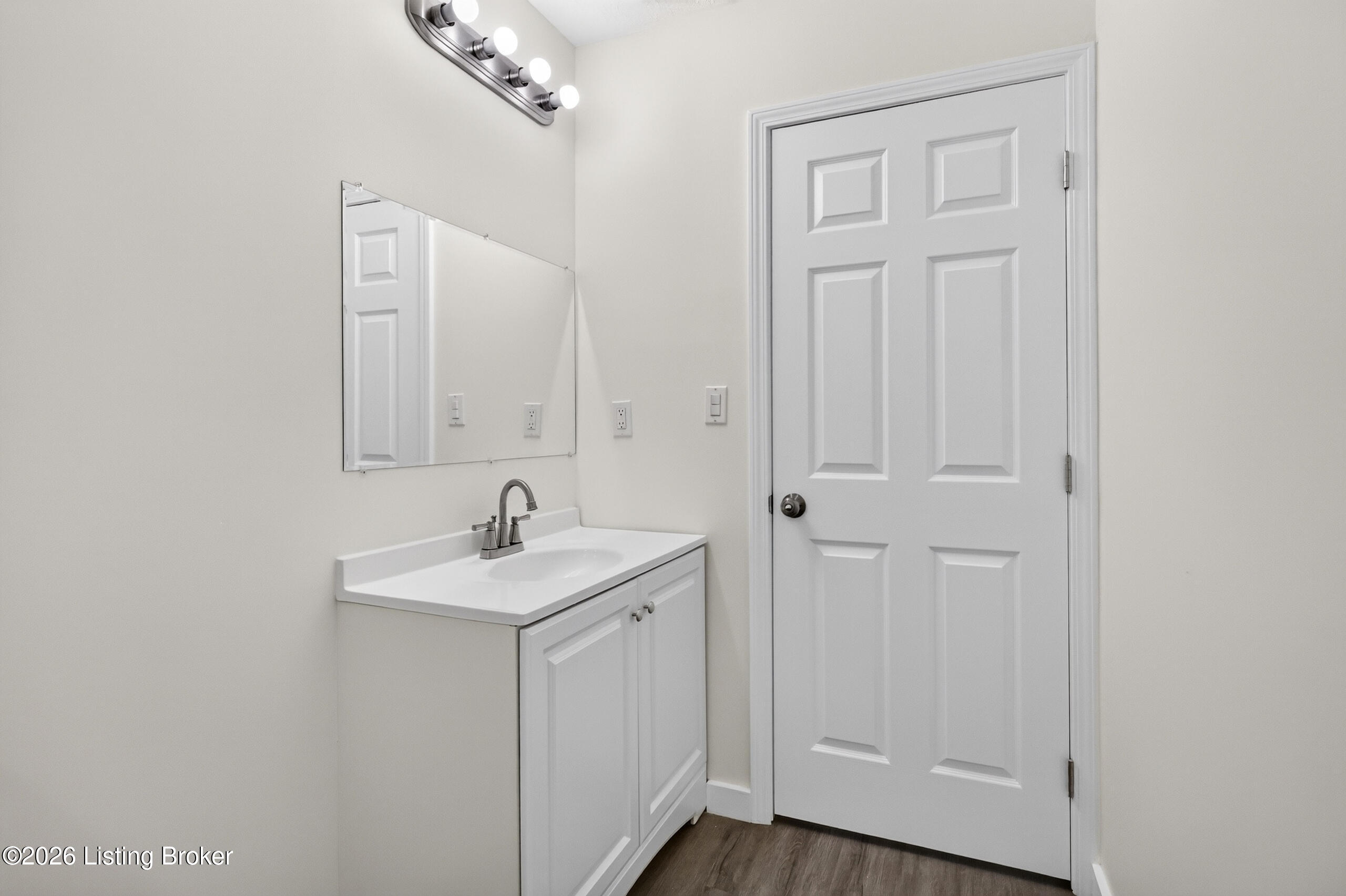 9817 Saturn Dr