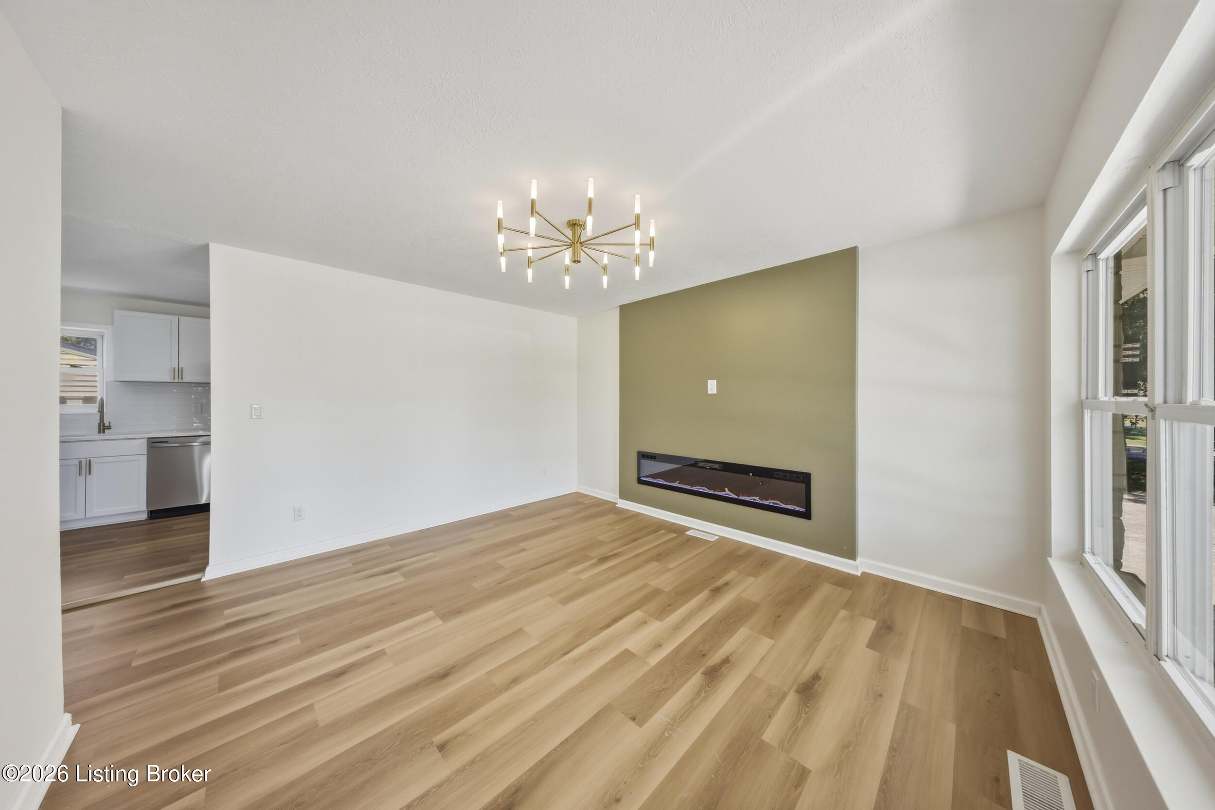 109 N Circlecrest Dr