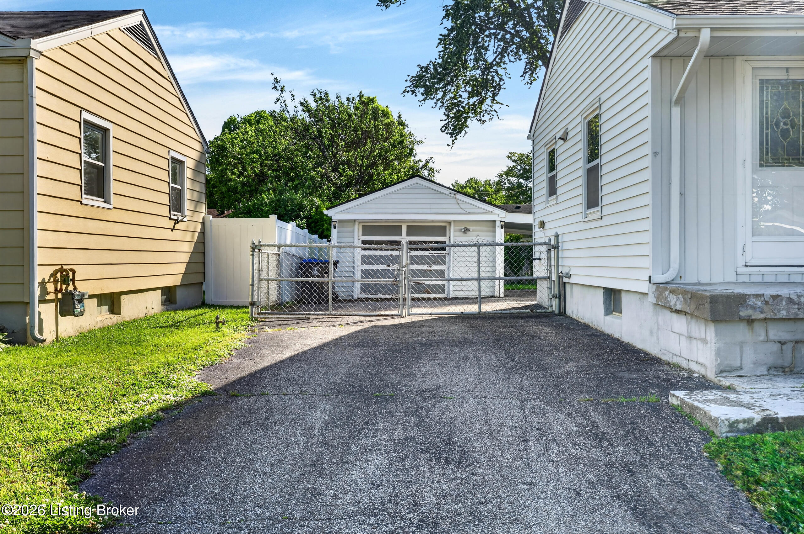 330 E Southside Ct