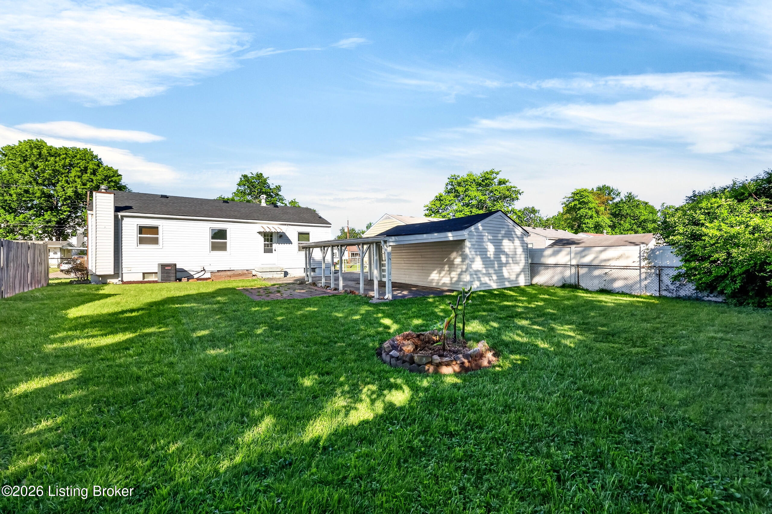 330 E Southside Ct