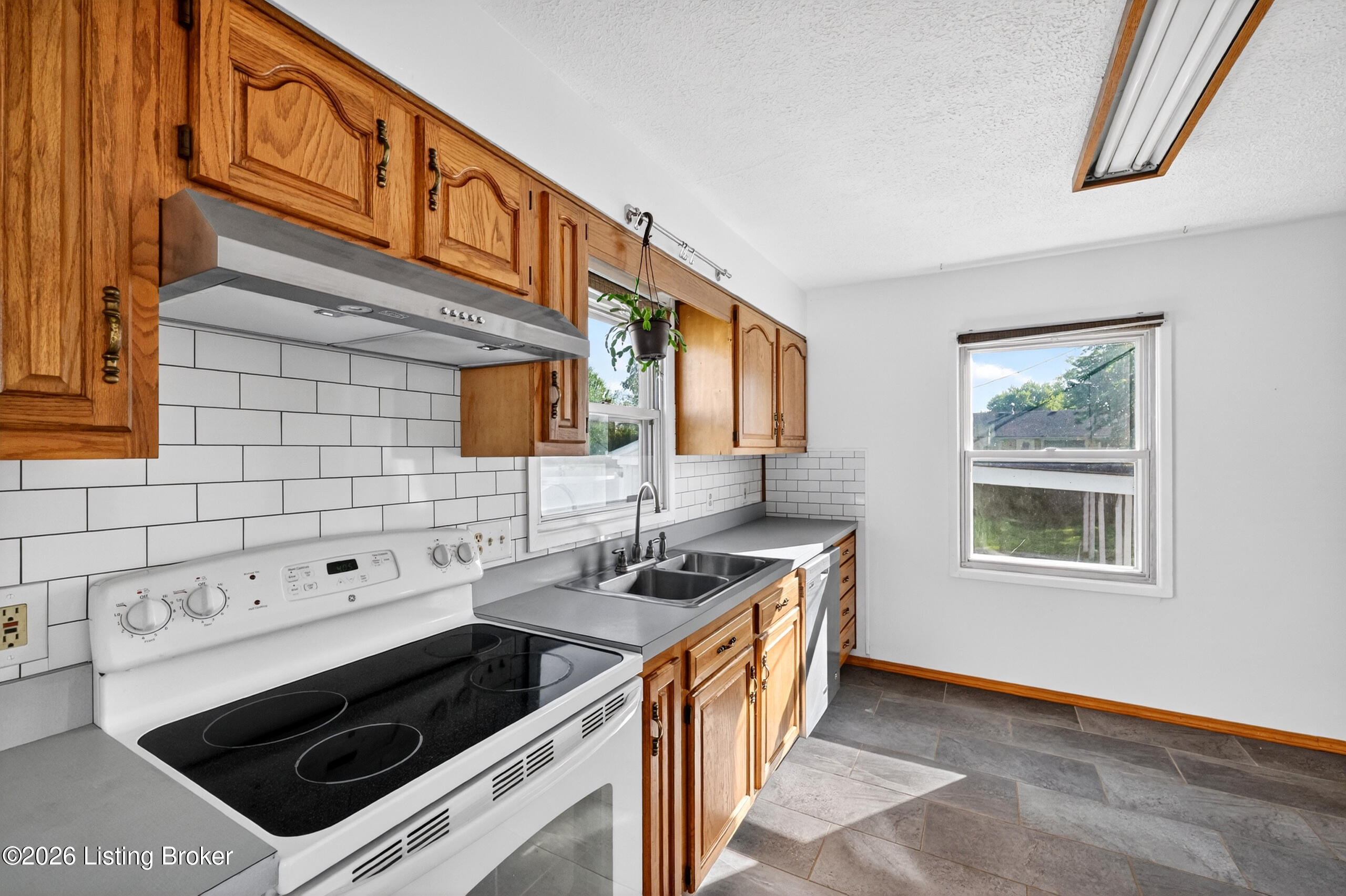 330 E Southside Ct