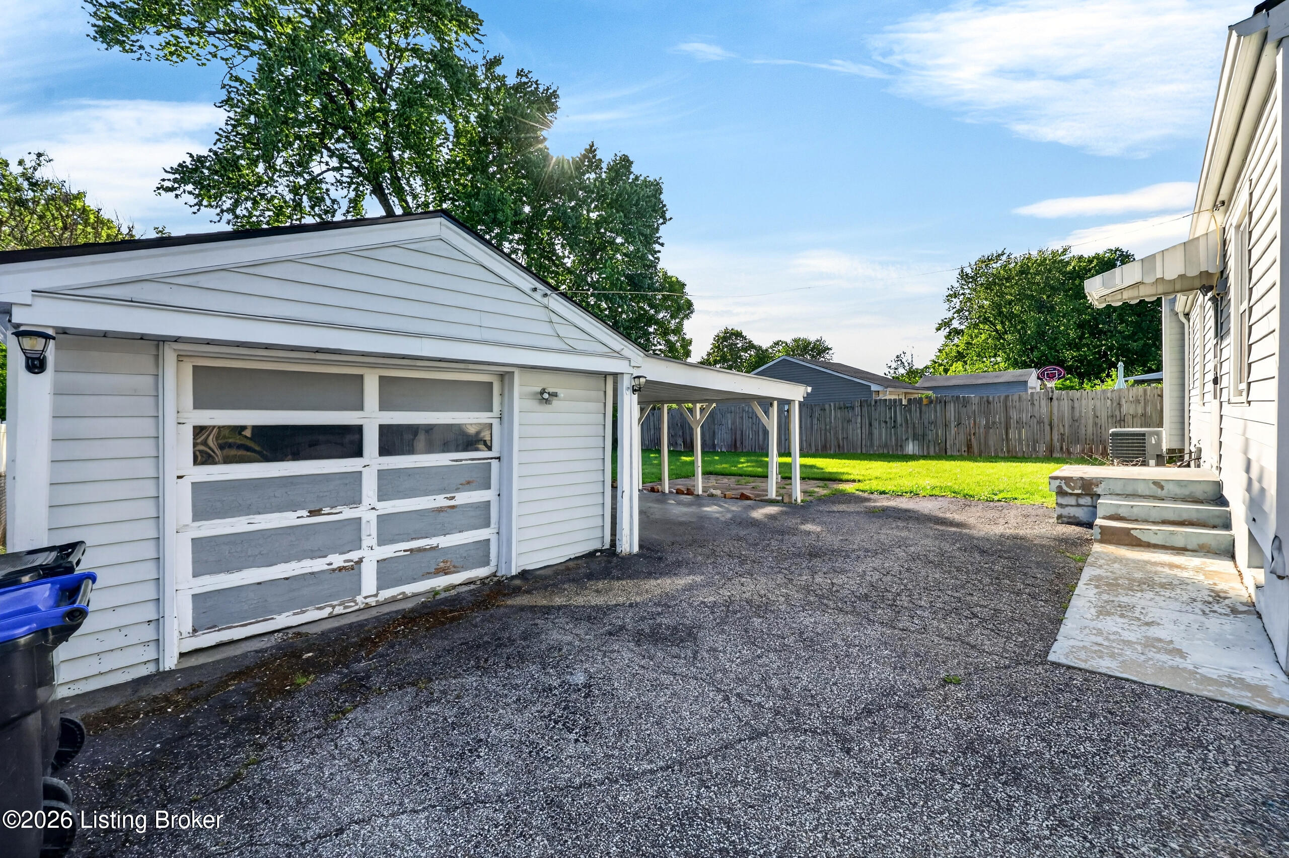 330 E Southside Ct