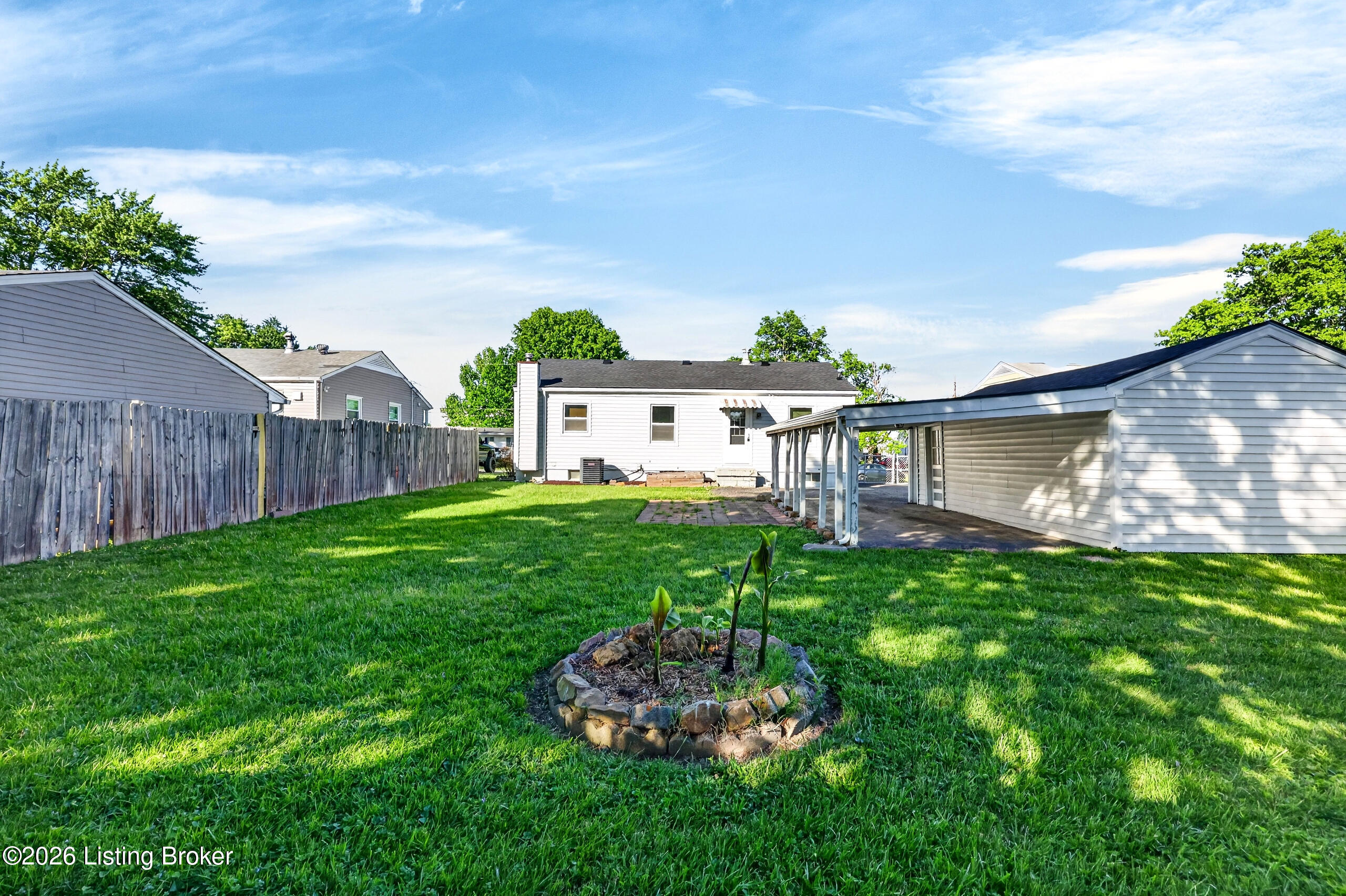 330 E Southside Ct