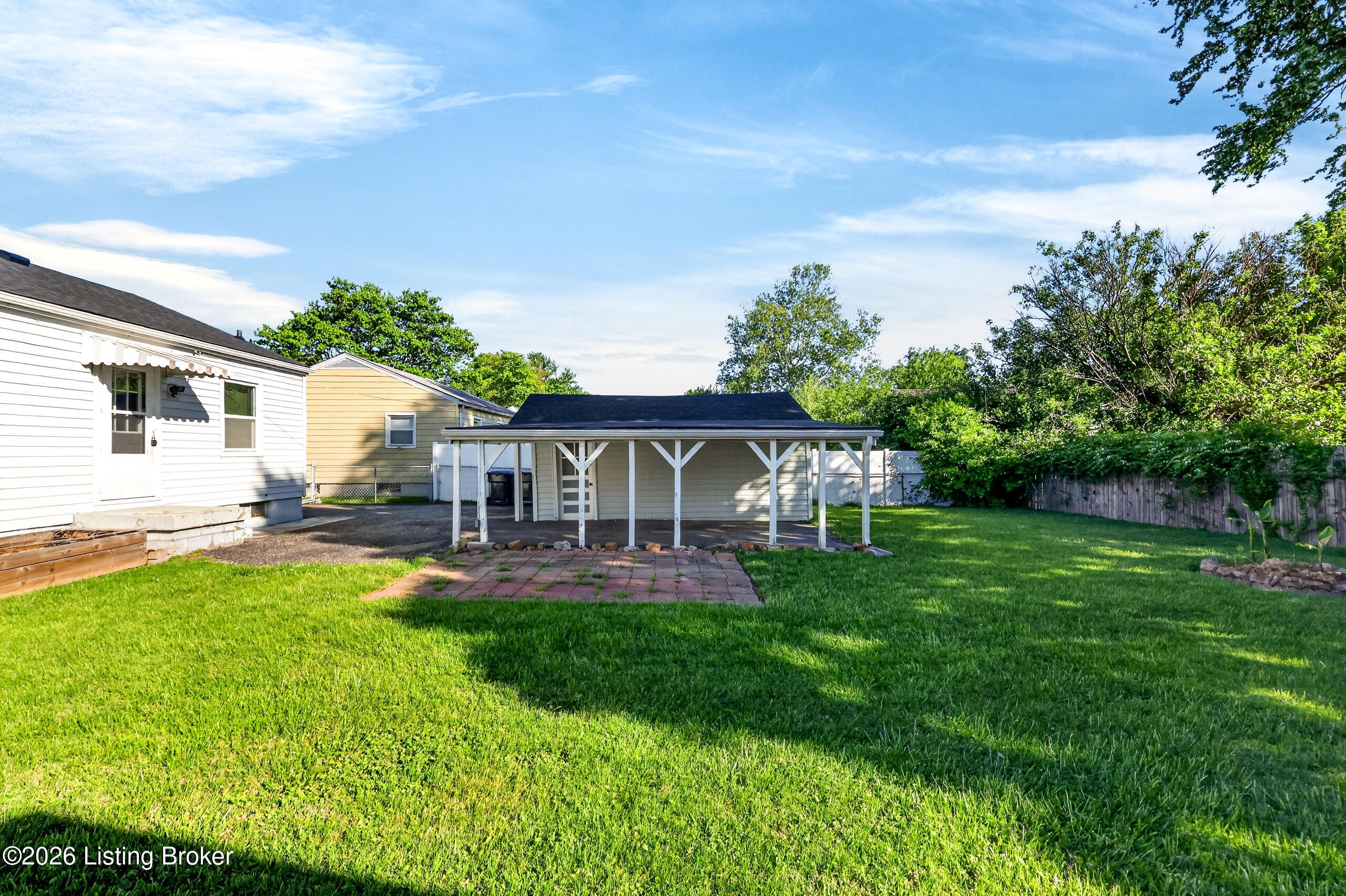 330 E Southside Ct