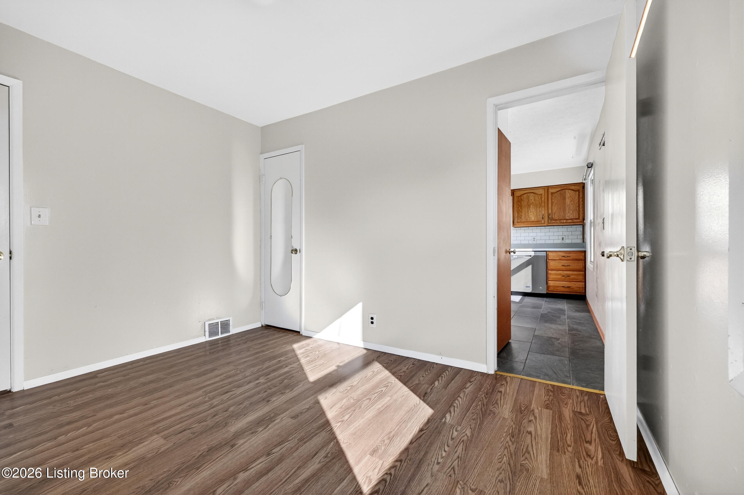 330 E Southside Ct