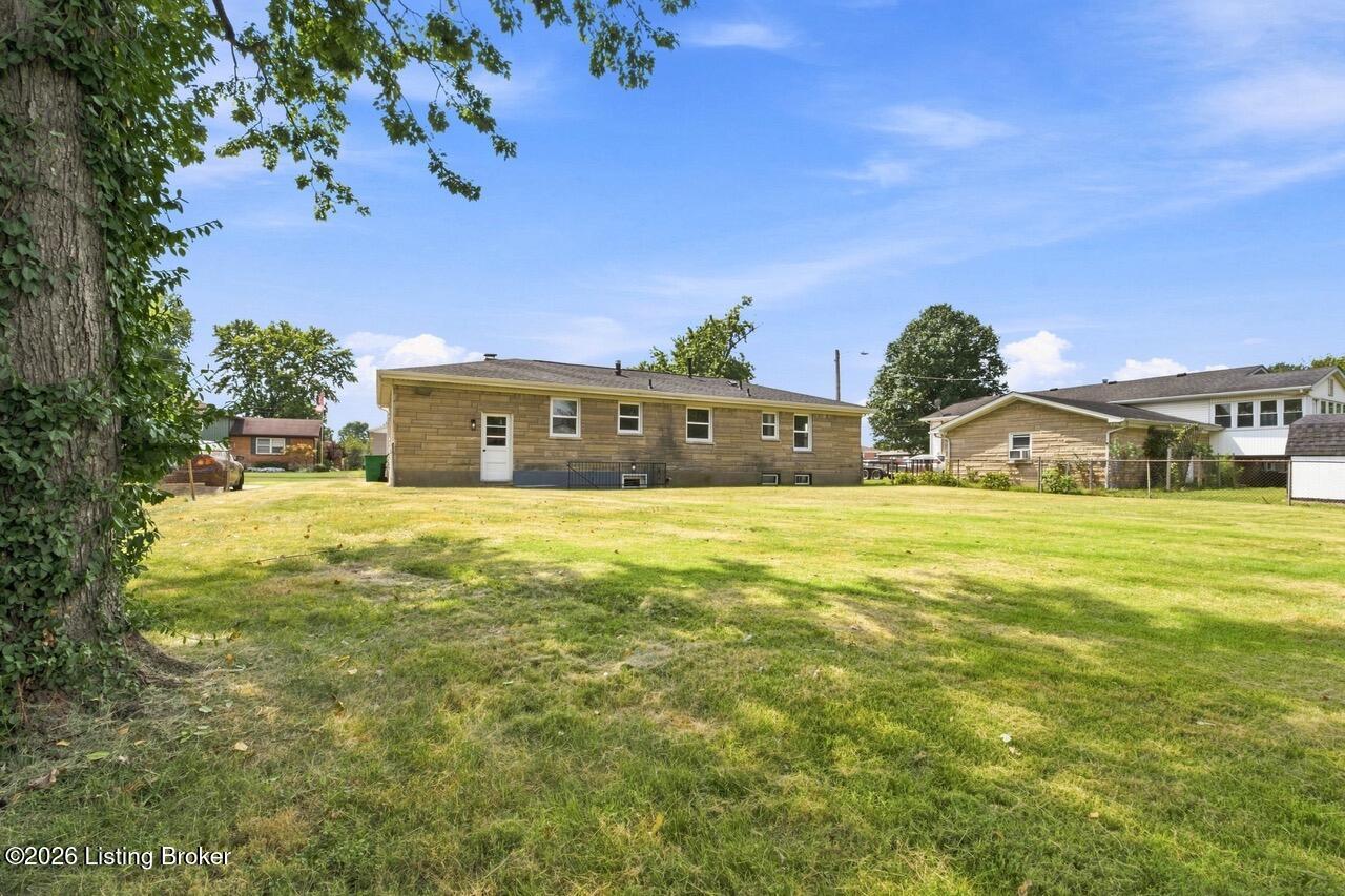 6211 Maywick Rd