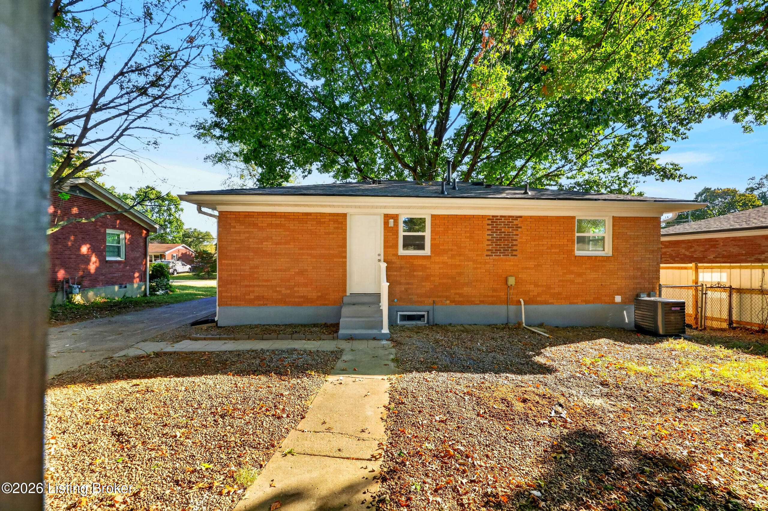 8403 Carmil Dr