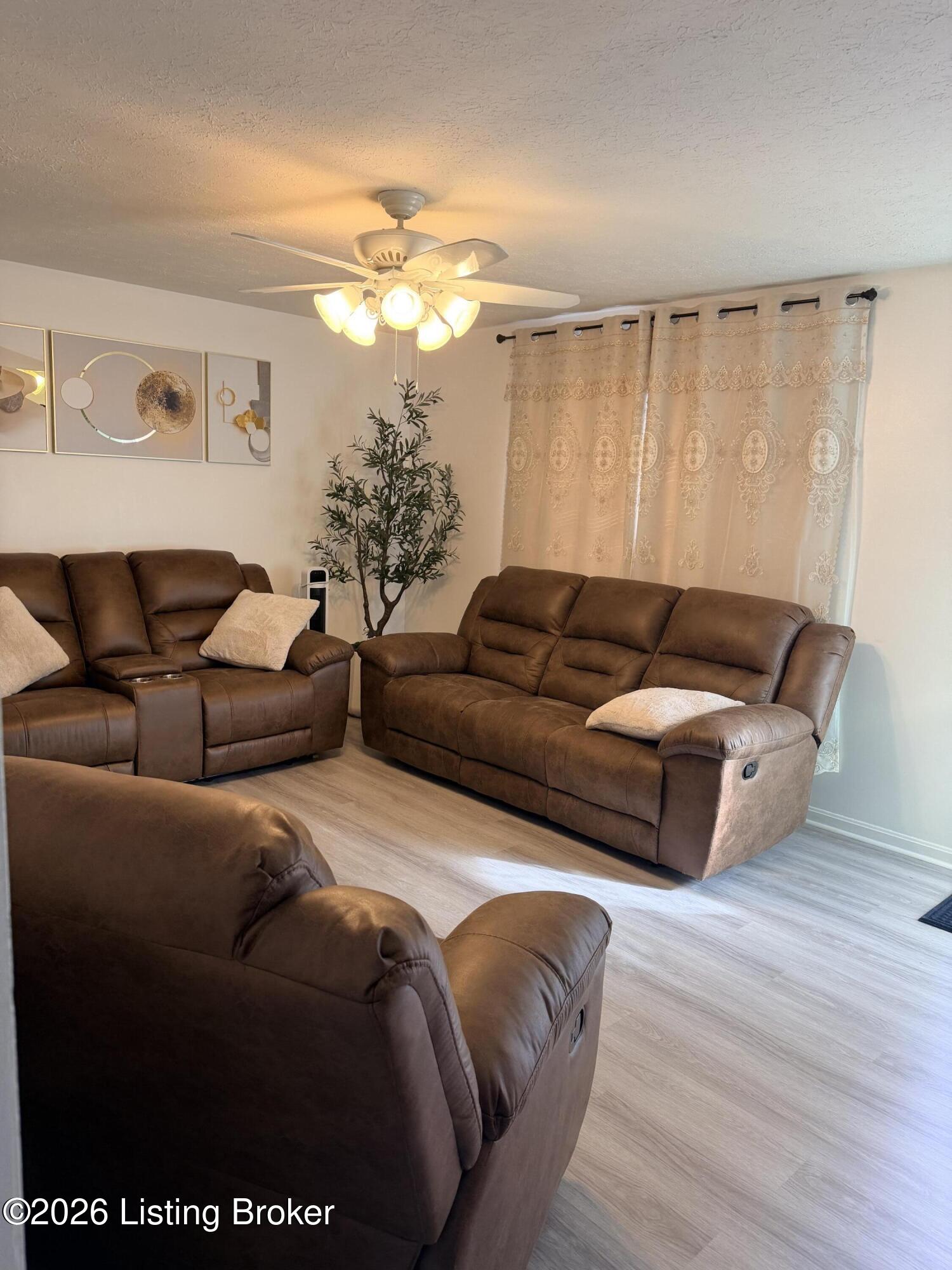 11003 Lanette Ct