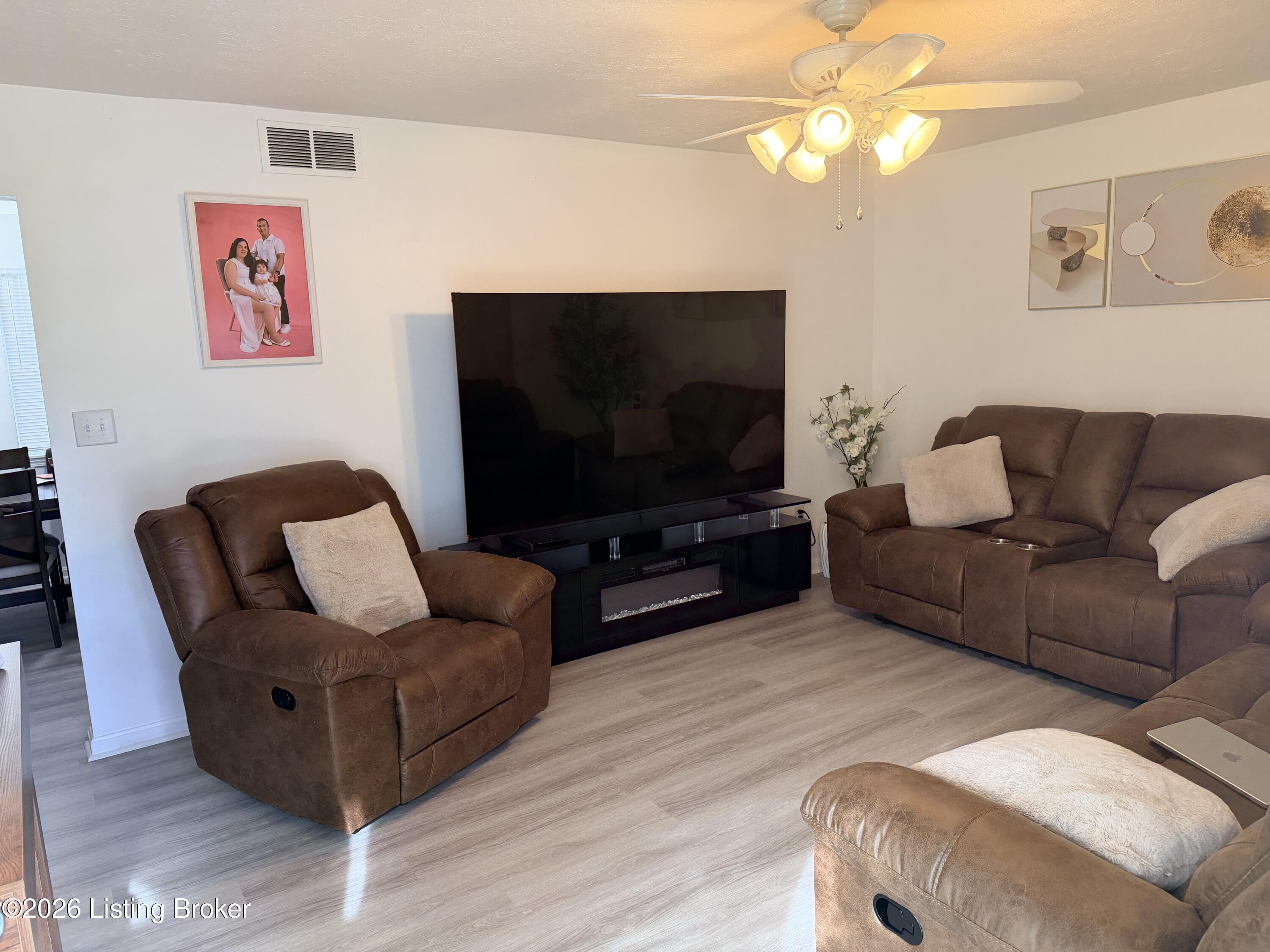 11003 Lanette Ct