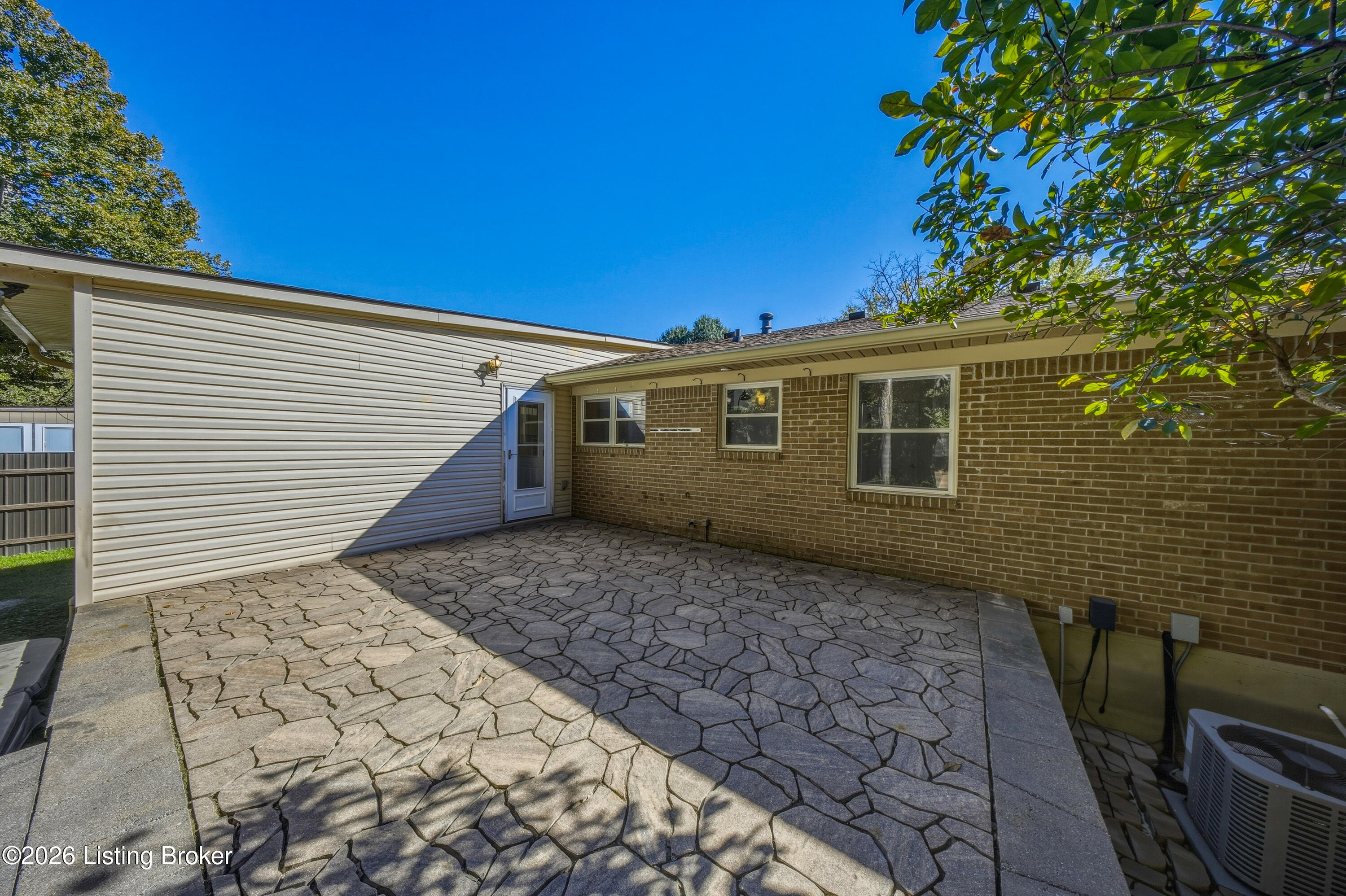 3419 Bonaventure Blvd