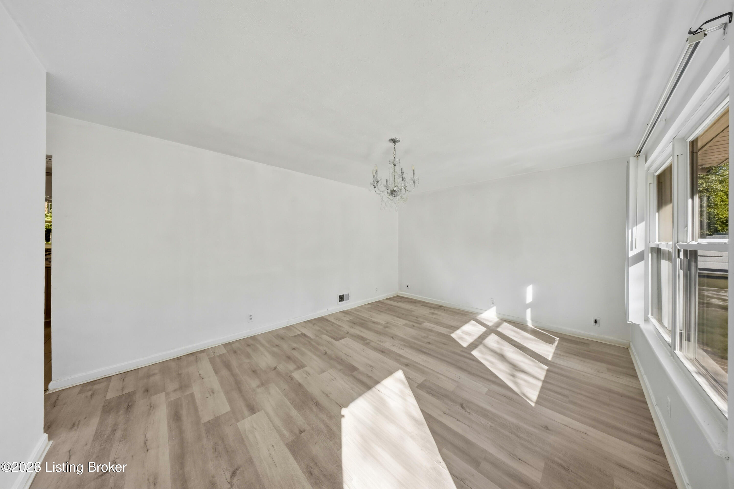 3419 Bonaventure Blvd