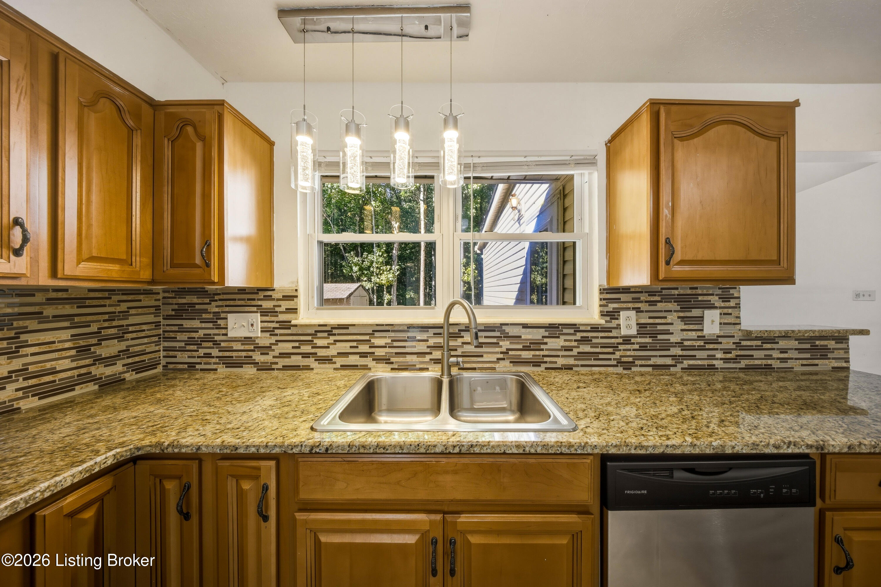 3419 Bonaventure Blvd