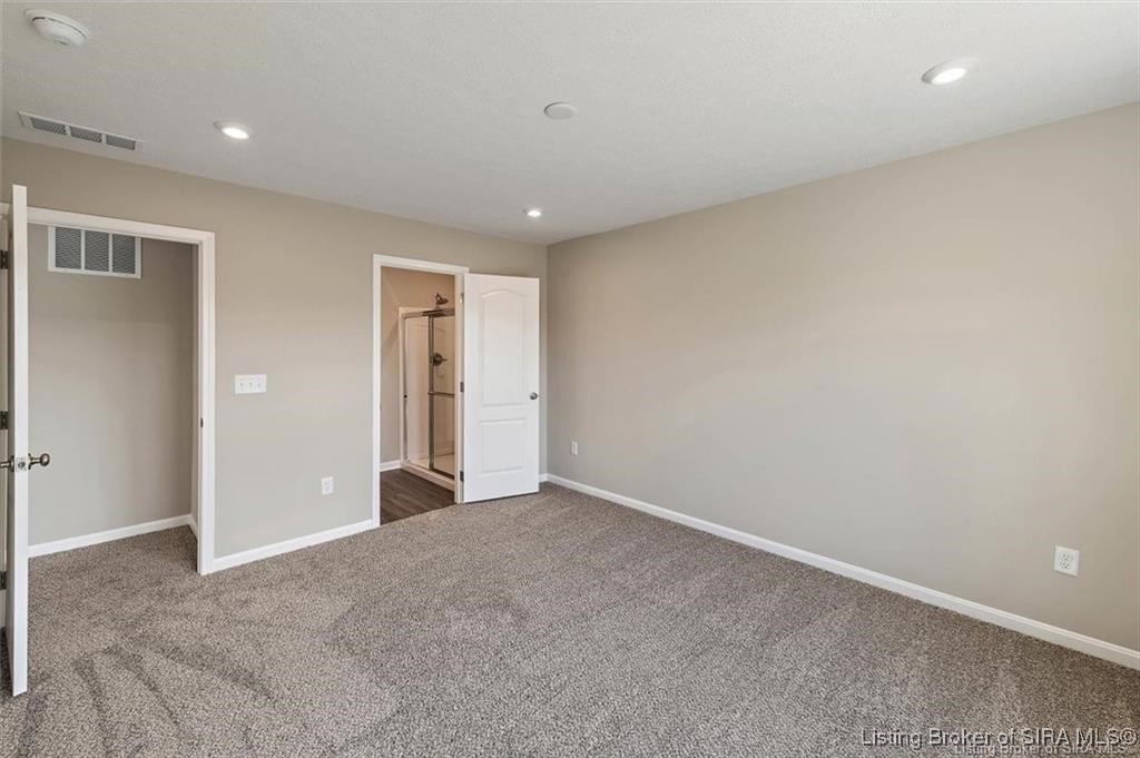 8211 Crescent Cove