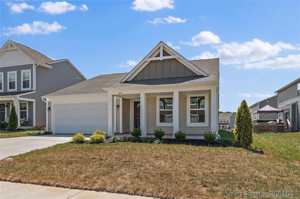 8211 Crescent Cove