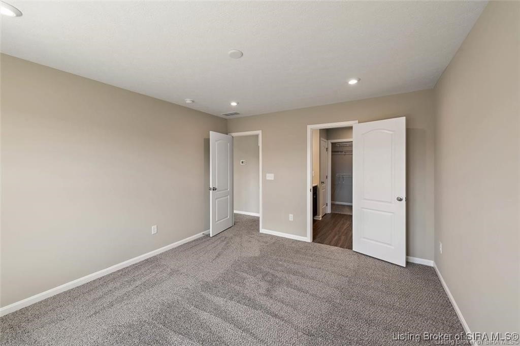 8211 Crescent Cove