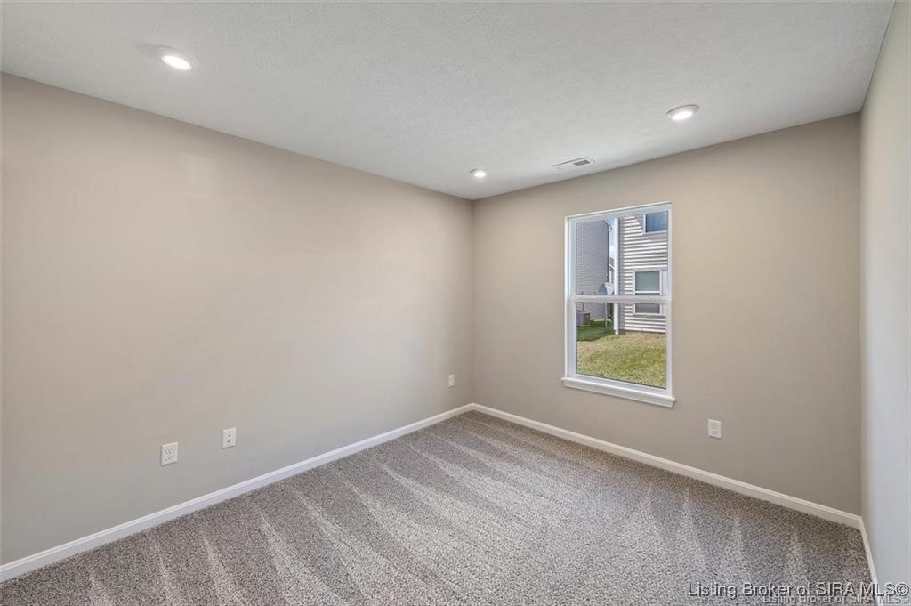 8211 Crescent Cove