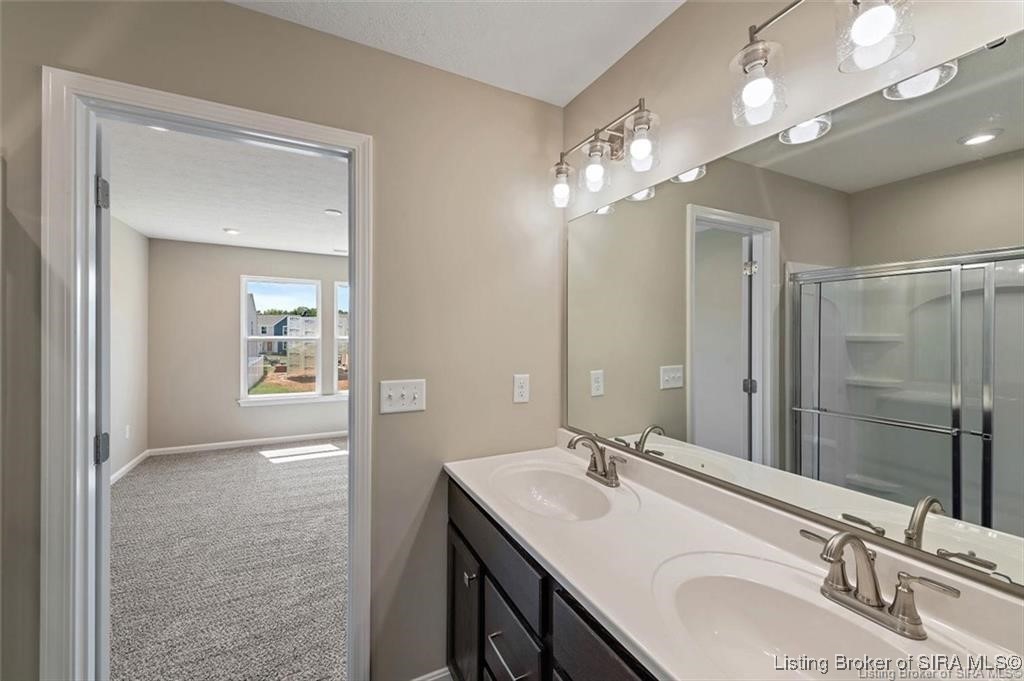8211 Crescent Cove