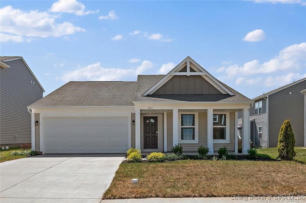 8211 Crescent Cove
