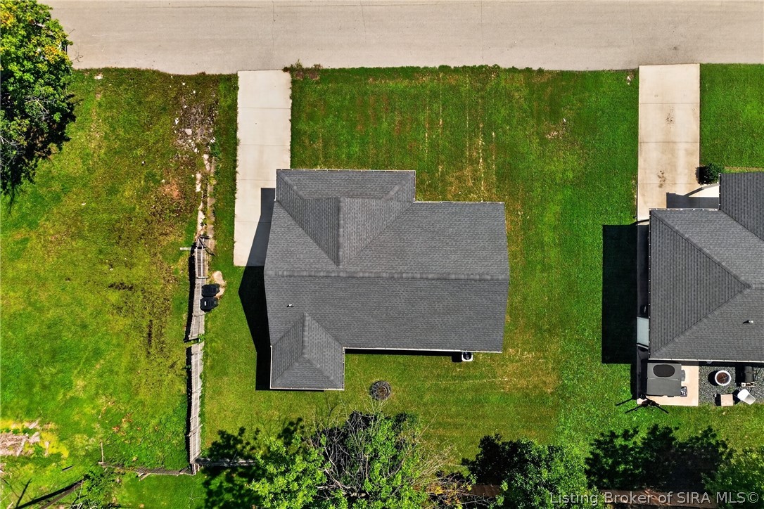 106 Kenwood Avenue