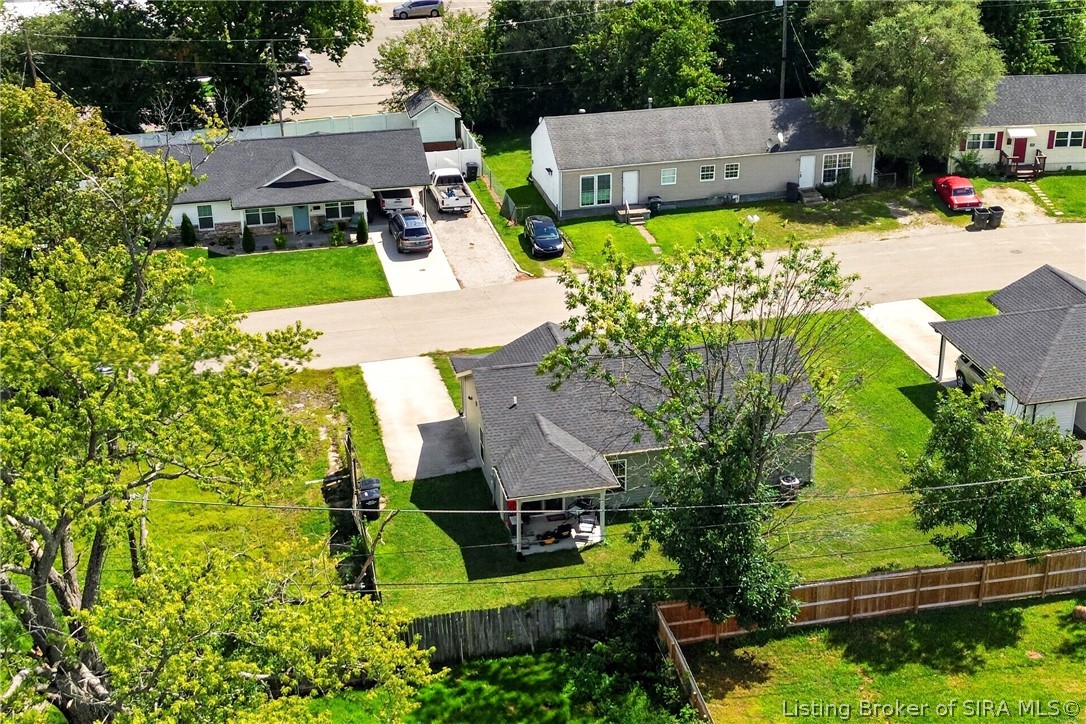 106 Kenwood Avenue