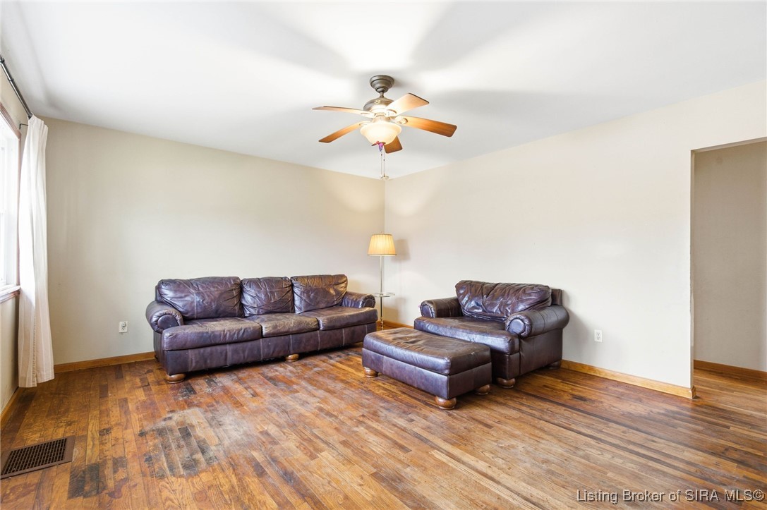 20 E Applegate Lane