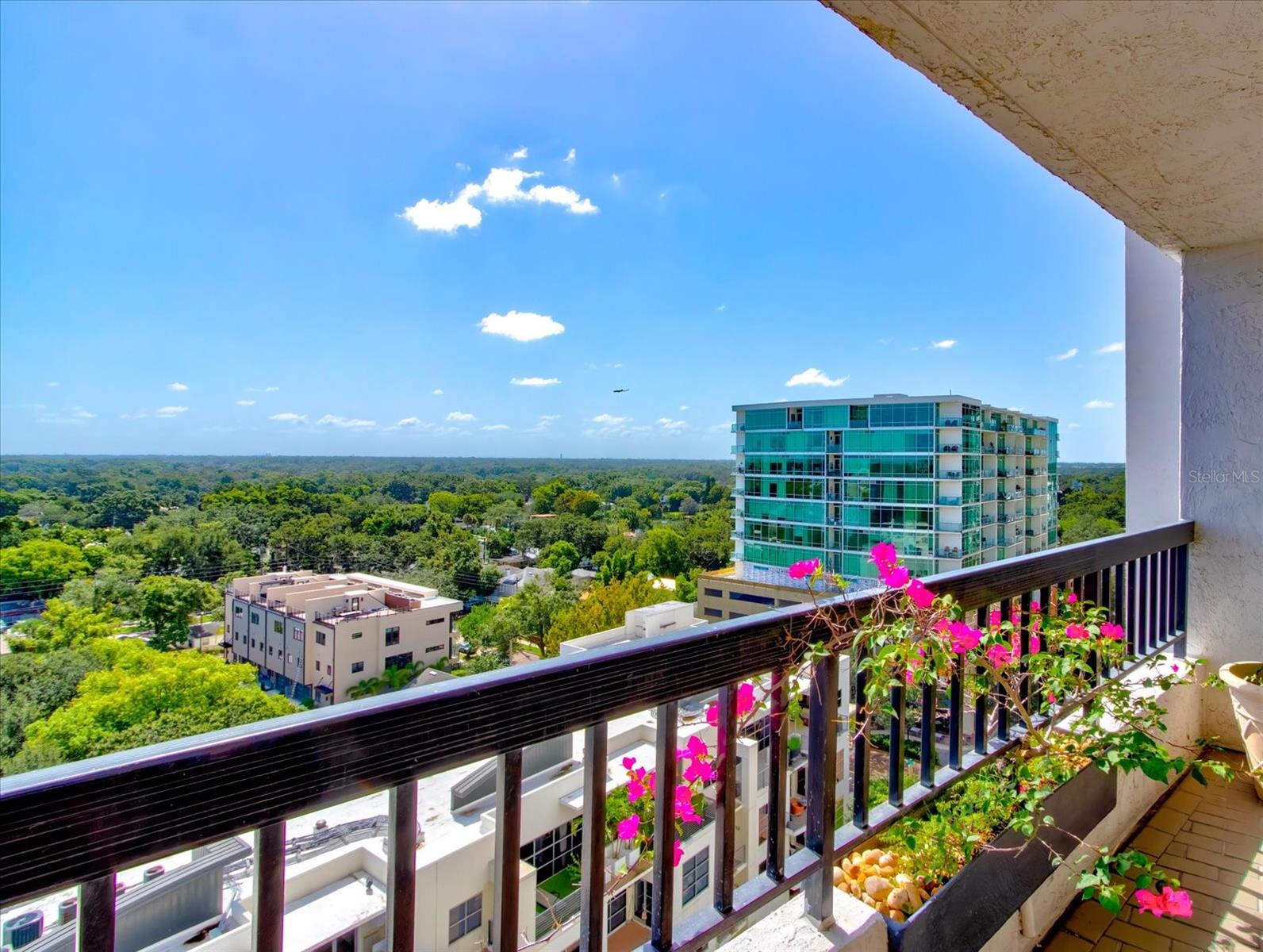530 E CENTRAL BLVD #1004