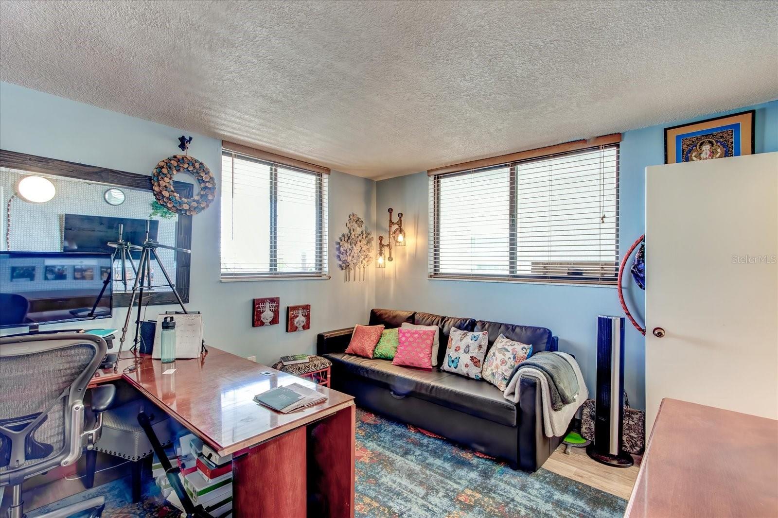 530 E CENTRAL BLVD #1004