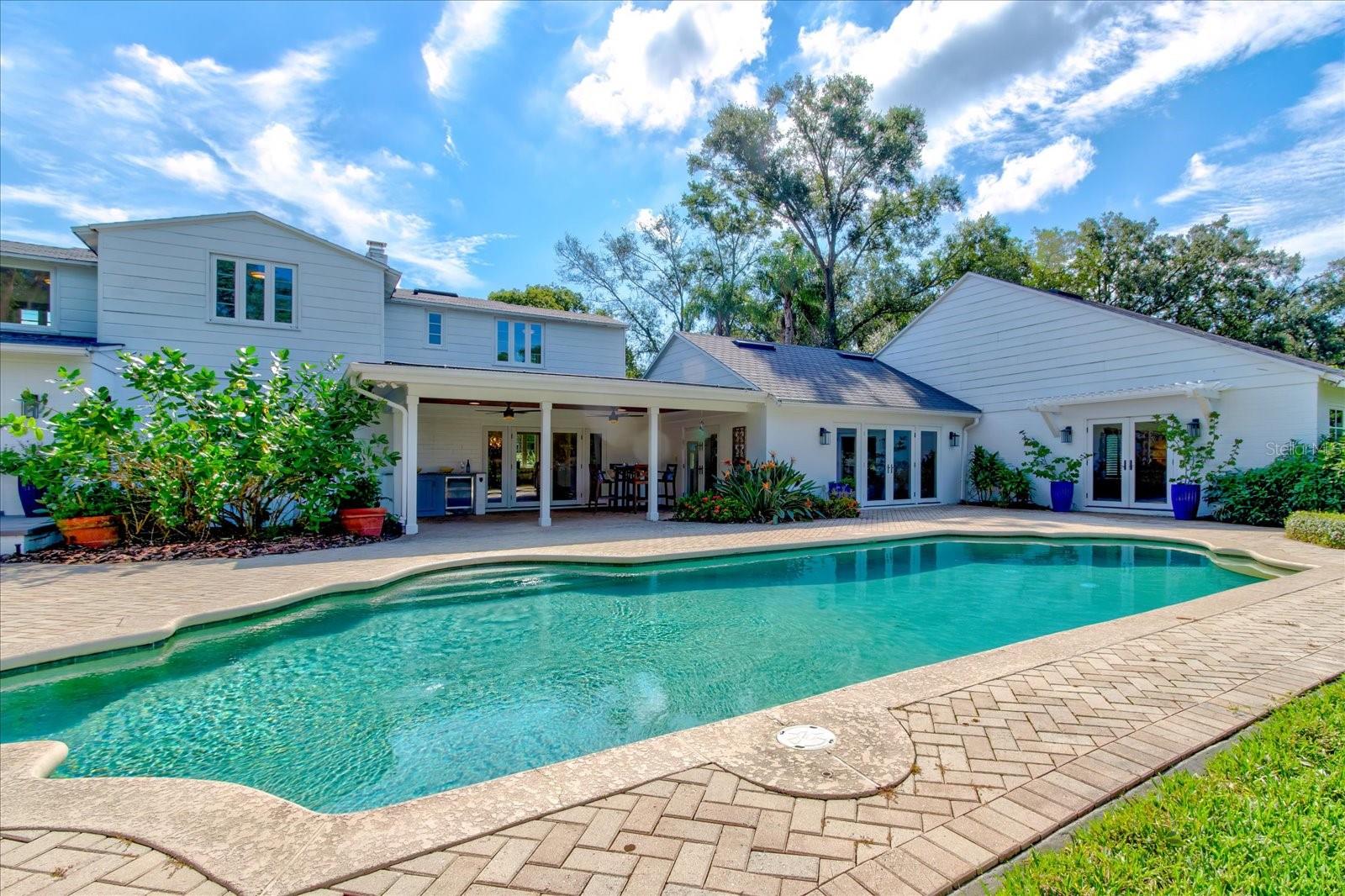 1304 DELANEY AVE