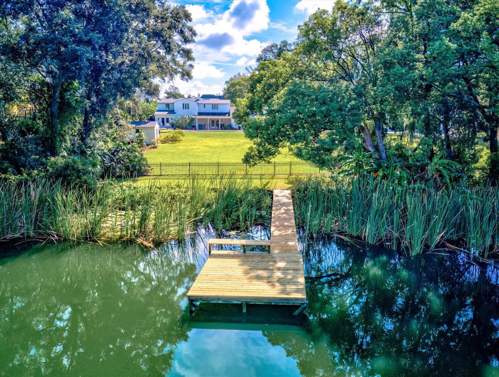 1304 DELANEY AVE
