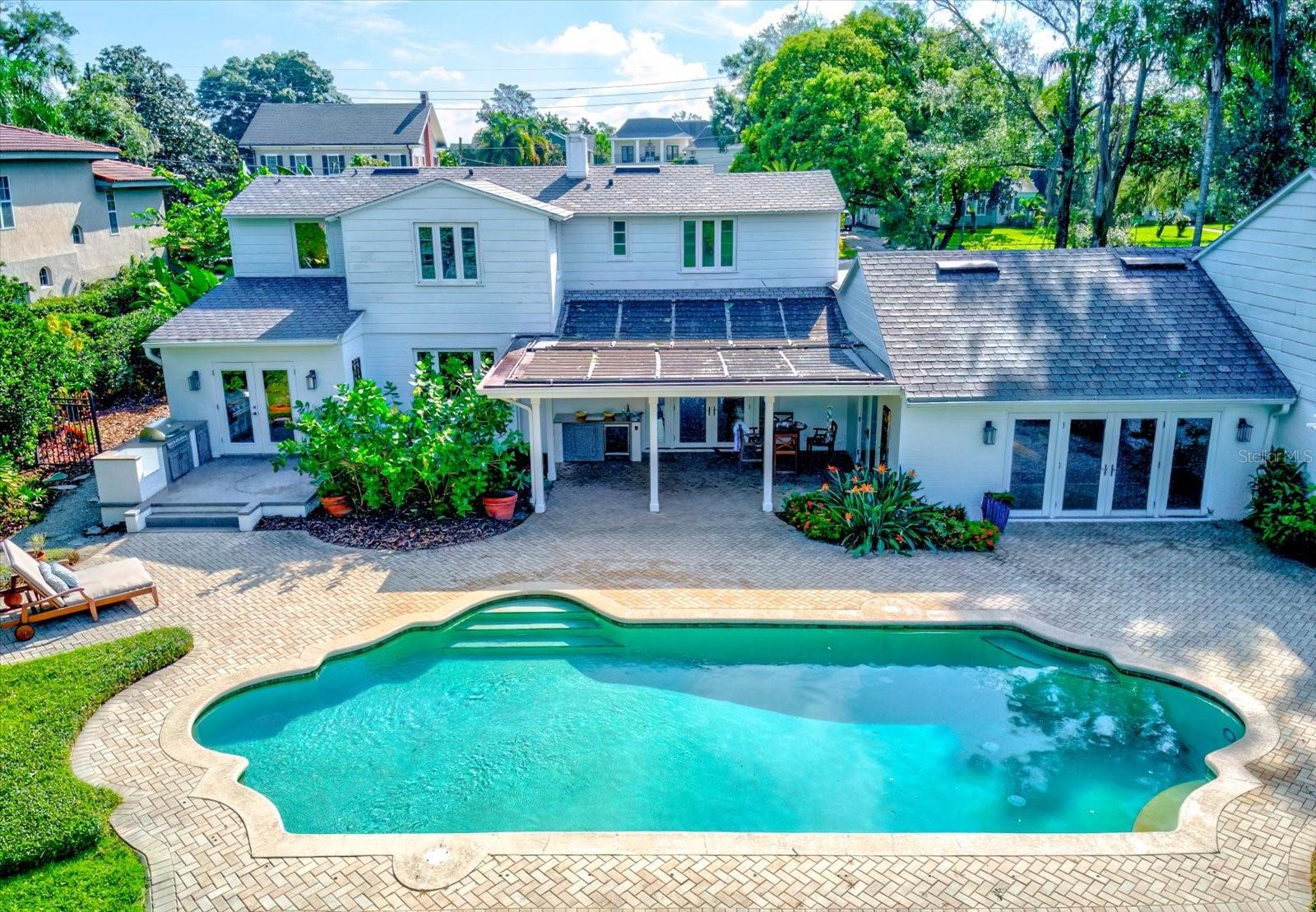 1304 DELANEY AVE