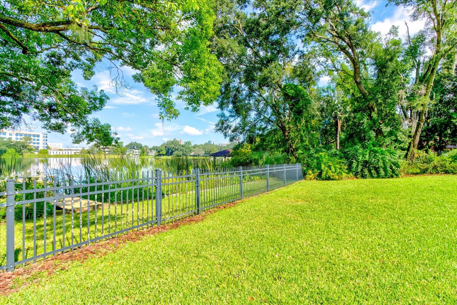 1304 DELANEY AVE