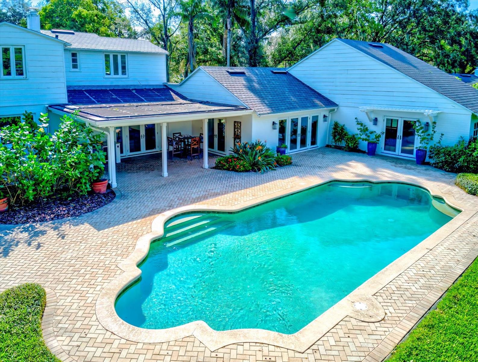 1304 DELANEY AVE