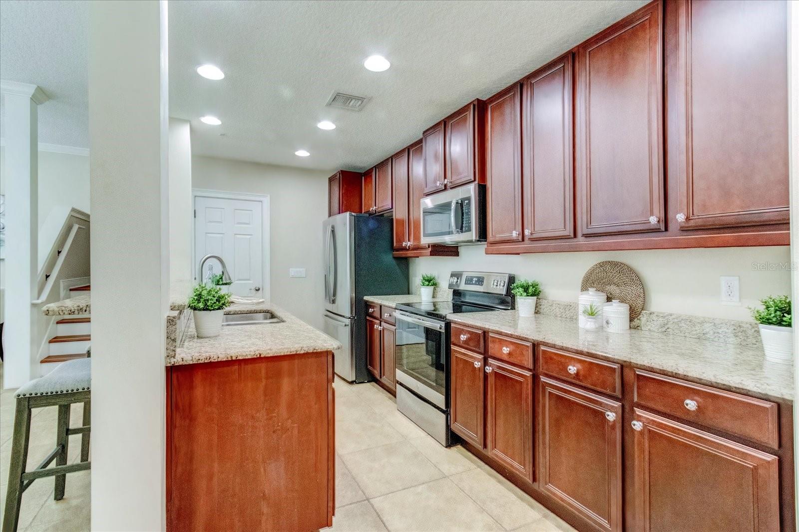 1570 LAKE BALDWIN LN