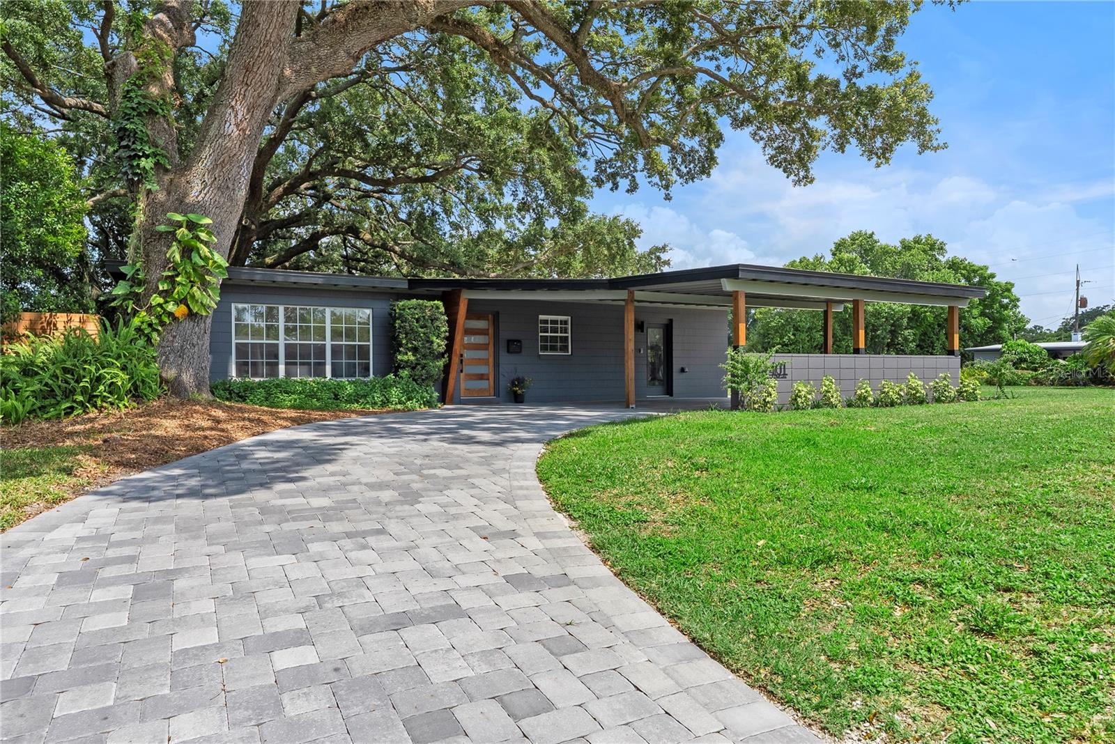 1401 CANBERRA AVE