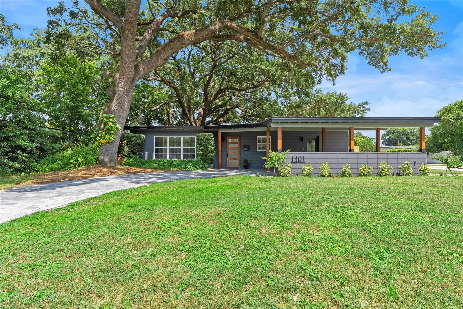 1401 CANBERRA AVE