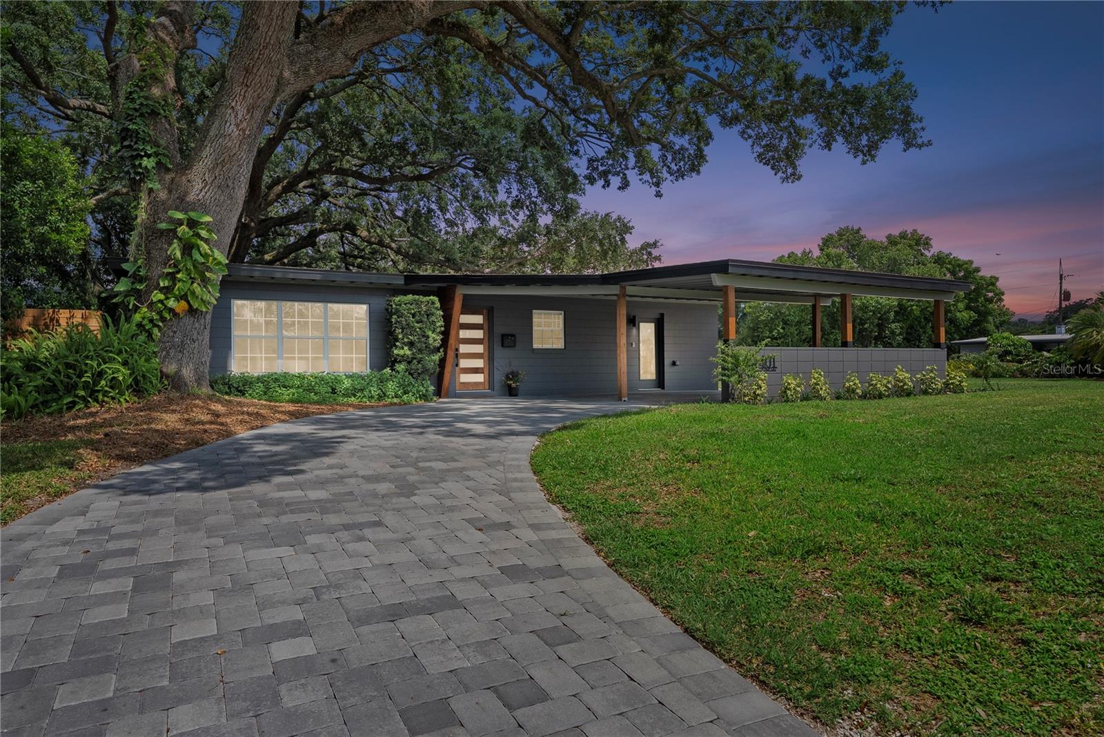 1401 CANBERRA AVE