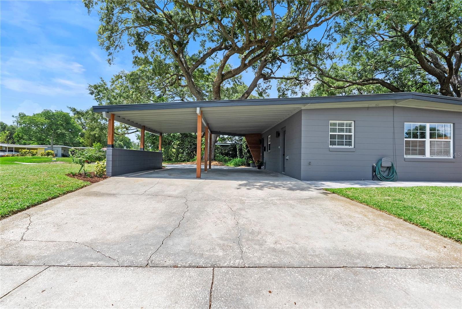 1401 CANBERRA AVE