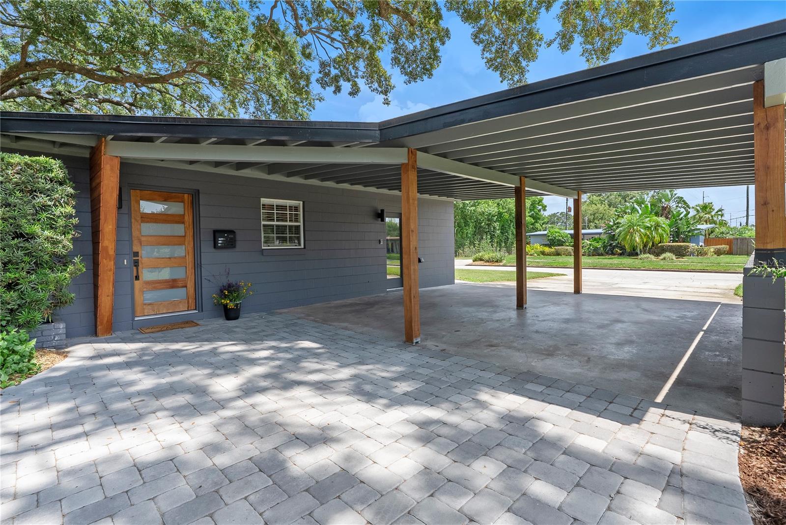 1401 CANBERRA AVE