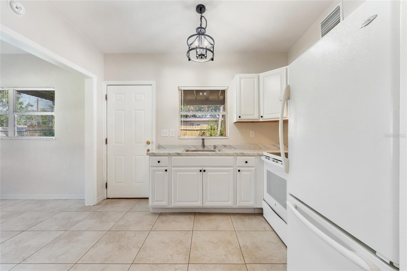 315 FAIRLANE AVE
