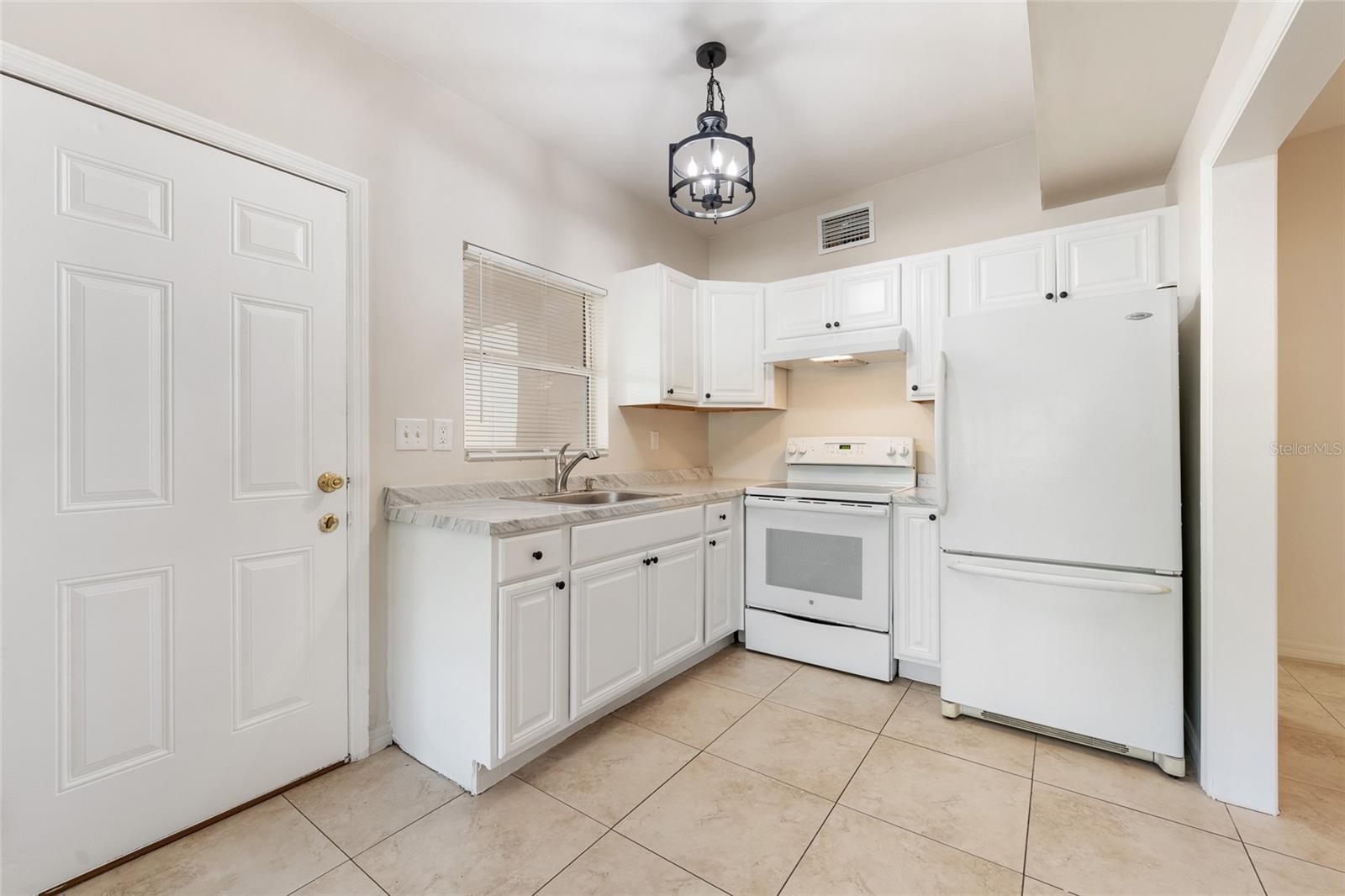 315 FAIRLANE AVE