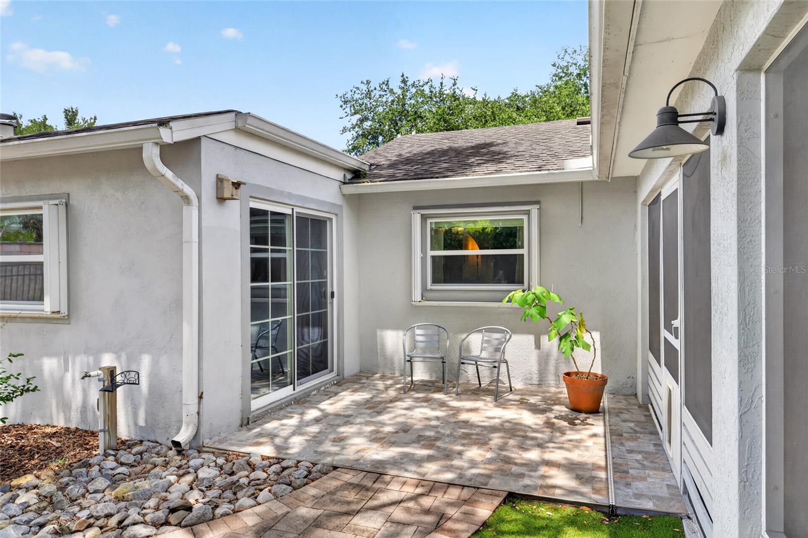 633 BUCKMINSTER CIR