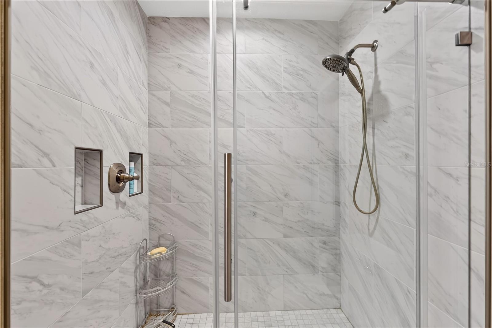 633 BUCKMINSTER CIR