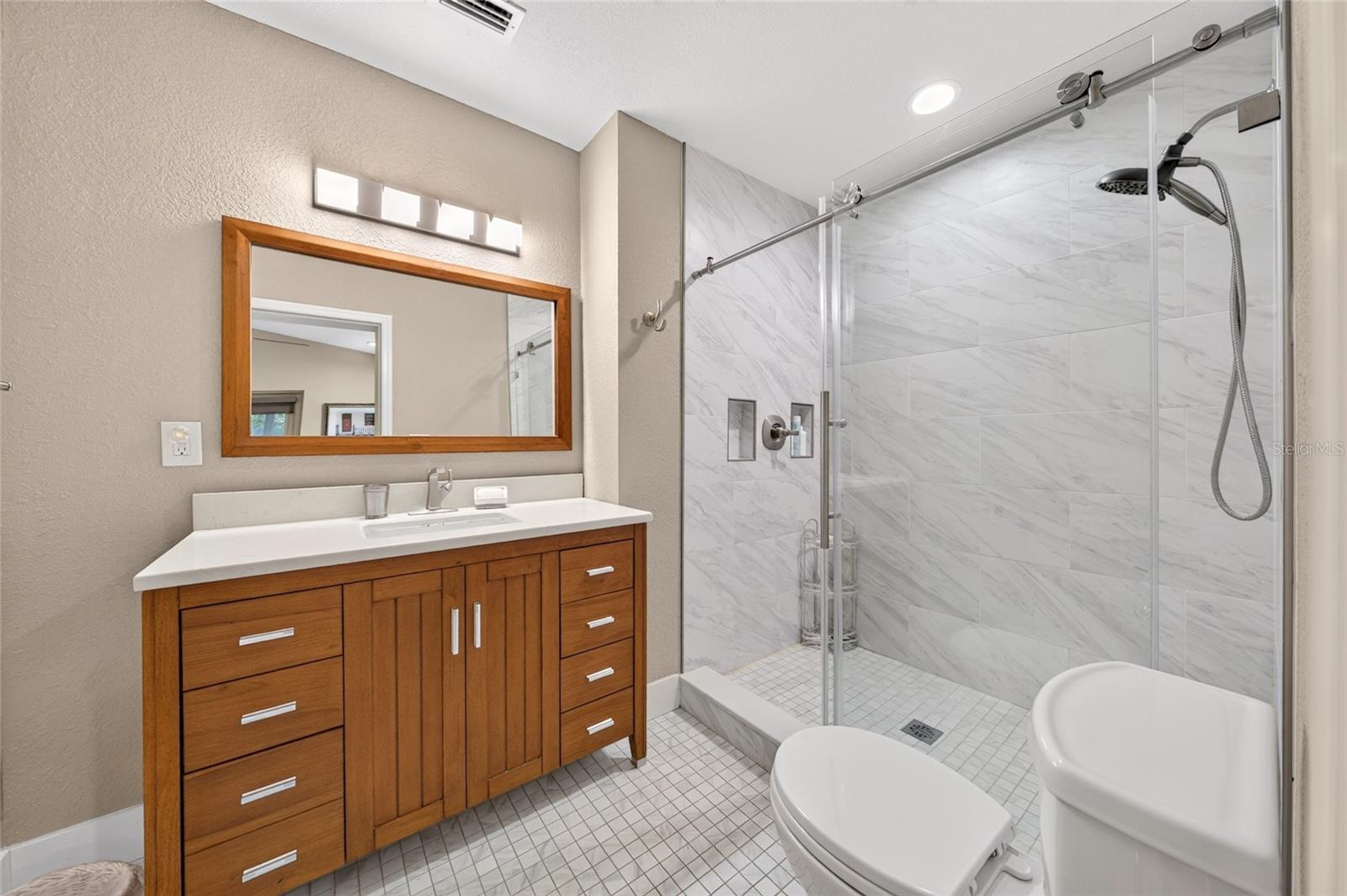 633 BUCKMINSTER CIR