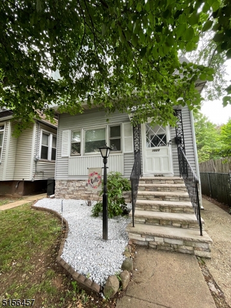 1023 Jaques Ave