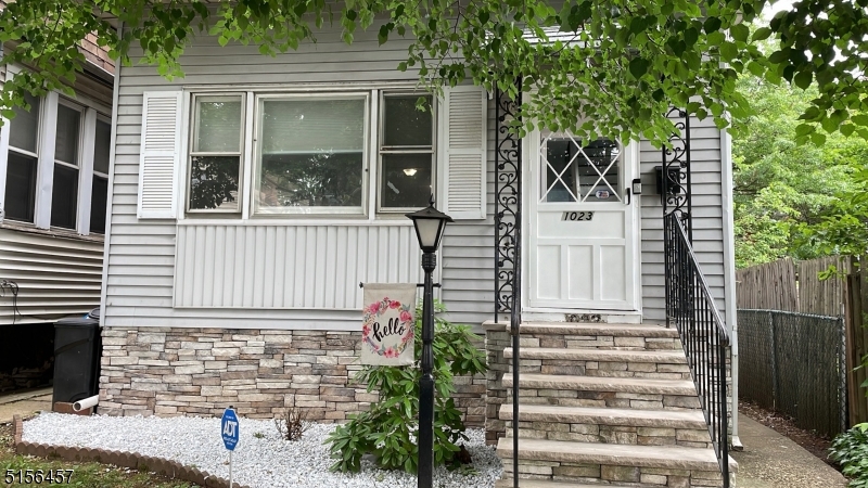1023 Jaques Ave