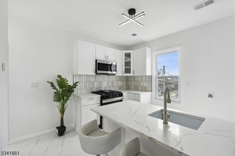 165 Garden Ave
